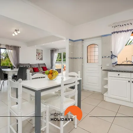 #244 Spacious Villa With 4 Bedrooms And Pool Lagoa (Algarve)