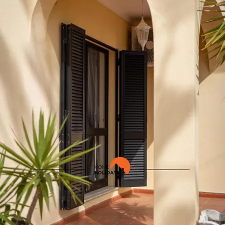 #244 Spacious Villa With 4 Bedrooms And Pool