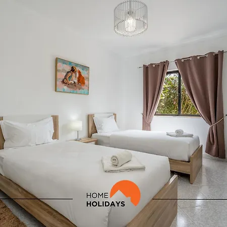 #244 Spacious Villa With 4 Bedrooms And Pool Willa